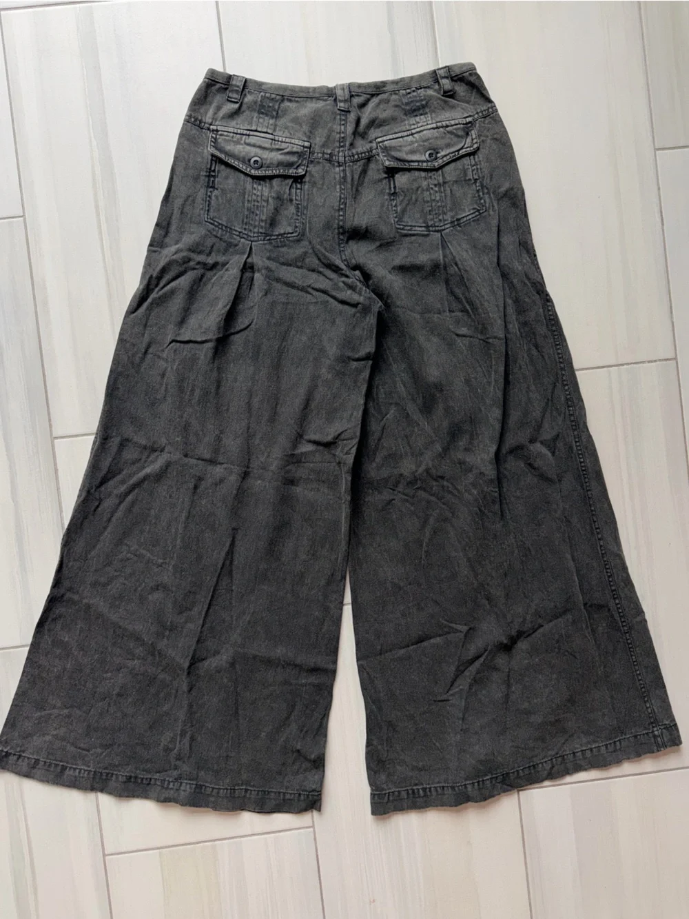 Free People Women’s Wide-Leg Black Denim Cropped Pants size 6